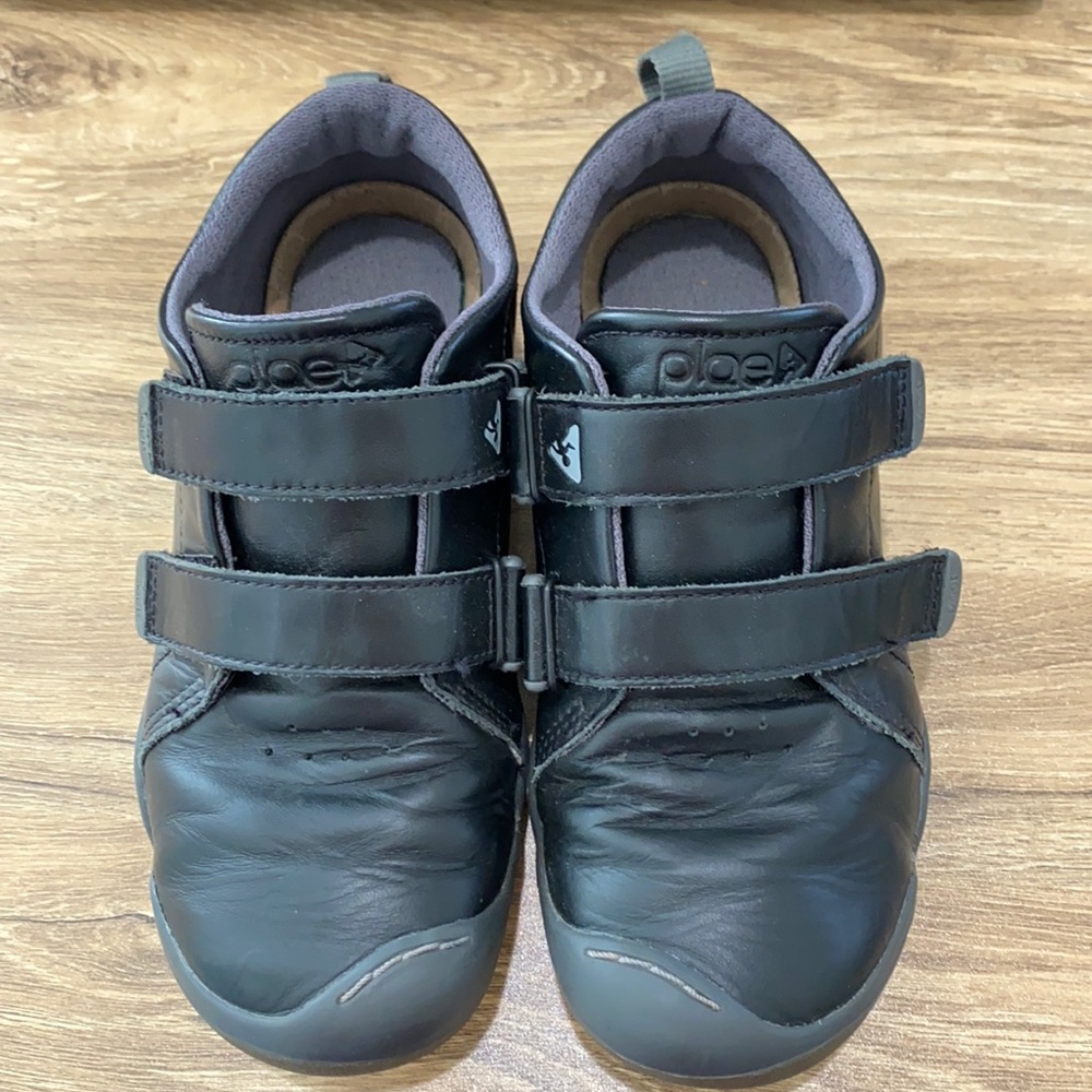 Plae Roan Black All Over